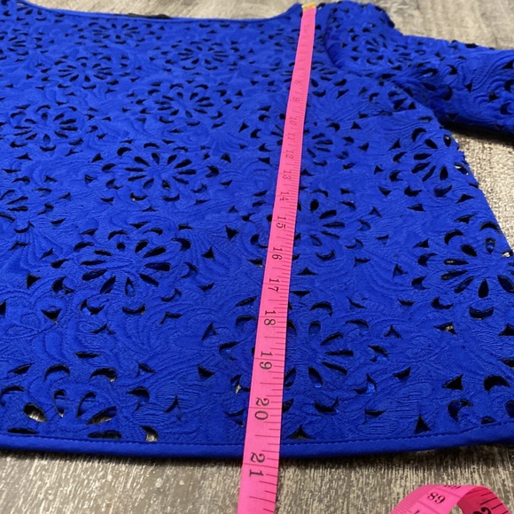 Banana Republic blouse blue and it’s beautiful - Picture 7 of 10